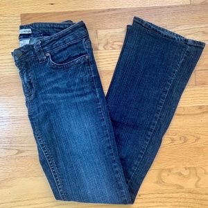 Refuge dark blue jeans